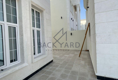 7BR Villa with Maid, Driver &amp; Outdoor Majlis