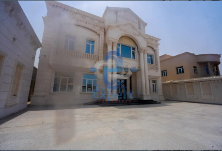 Luxury 7-Bedroom Standalone Villa Privacy & Space - Villa in Al Dafna