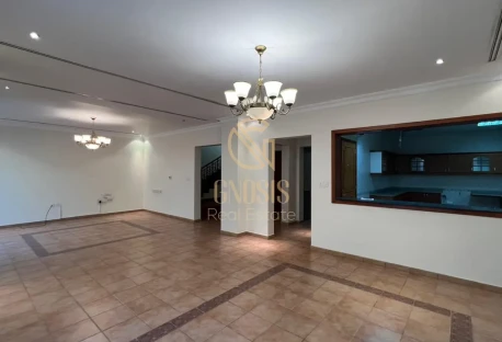 *NO COMMISSION* SPACIOUS 3 BHK COMPOUND - AL NASR - Compound Villa in Al Nasr Street