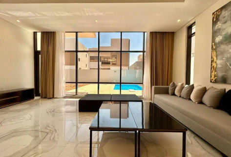MODERN VILLA / 5 BEDROOMS / PRIVATE POOL