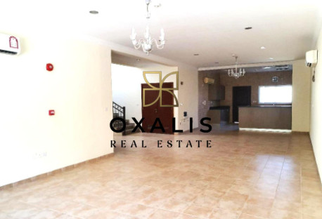 LOW PRICE ! EXCLUSIVE 3 BHK + MAIDS ROOM VILLA - Villa in Umm Al Seneem Street