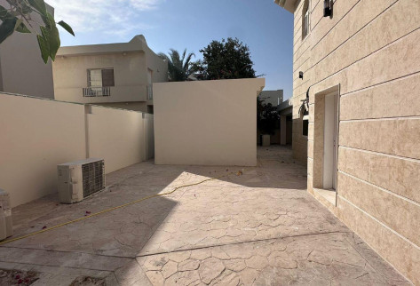 Stand Alone Luxury 5 Bedroom Villa in West Bay