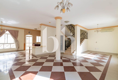 MODERN SEMI FURNISHED WITH SPACIOUS LAYOUT - Villas in Down Town