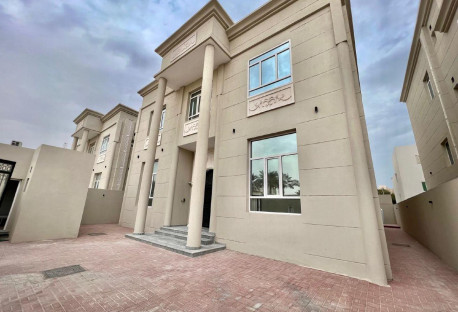 BRAND NEW VILLA / PREMUIM LOCATION / 5 BEDROOMS - Villa in Al Duhail South