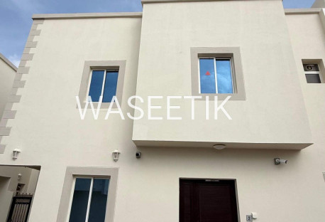 Compound Villa for Rent – Al Kheesa | 6 Bedrooms - Villa in Al Kheesa