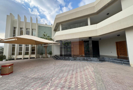 STAND-ALONE VILLA-DRIVER ROOM-MAID ROOMS IN HILAL - Villa in Al Hilal