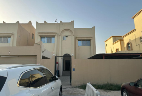 Al-Kharitiyat Bent House Room with kitchen family