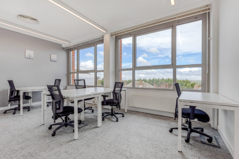 Fully serviced open office space for rent for you and your team in DOHA, Jaidah Square