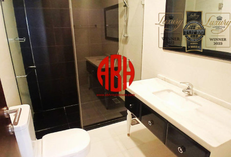 BILLS FREE |SPACIOUS 2 BR + BALCONY |TOP LOCATION