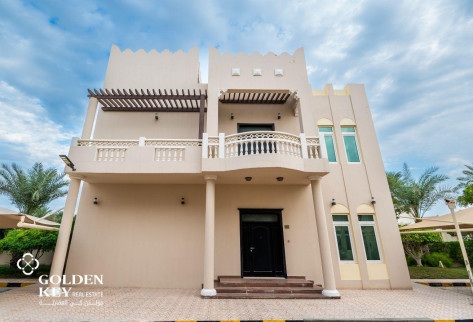 Spacious Layout 3BR Villa| Sea View | Beach Access