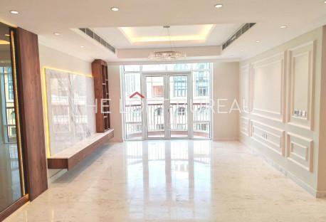 Fully Renovated Penthouse 4 BR plus Maid | Porto |