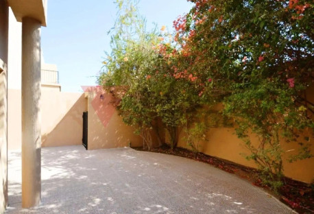 Spacious 3 BHK, Compound Villa, Best Amenities