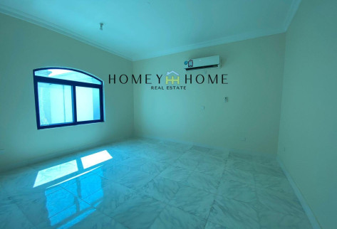Compound Villa 5b + Storage in Al Hilal