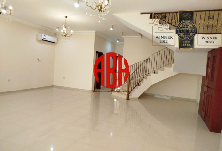 Commercial Villa for Multiple Business Activities