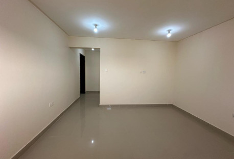 Al-Kharitiyat Bent House Room with kitchen family
