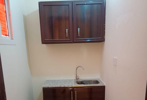 Al Kharaitiyat: One room and hall family