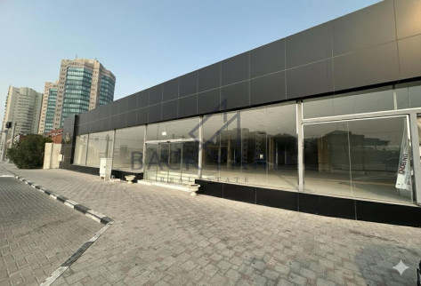 Spacious Independent Luxurious Showroom