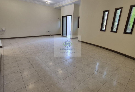 3BDR Plus Maid Room Compound Villa In Old Airport.