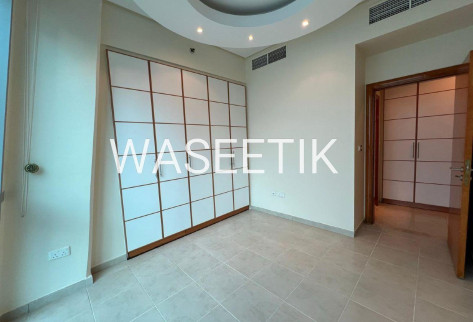 Nice Unfurnished 2bhk in Zig Zag Tower -Sea View