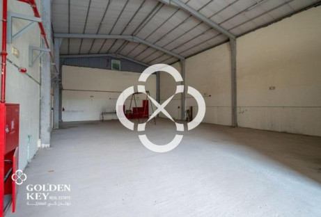Ready to Move Garage | Industrial Area - Warehouses in Industrial Area