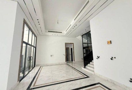 GRAND FAMILY MANSION+LIFT, POOL, GARDEN & MAJLIS - Villas in Rawdat Al Hamama