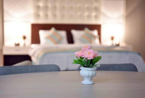 Luxury studio@ corniche+ free housekeeping