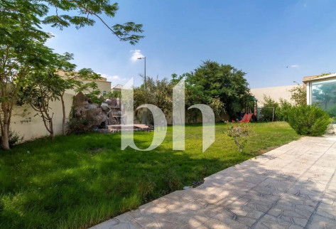 MODERN 6-BEDROOM VILLA WITH MAID’S ROOM FOR SALE
