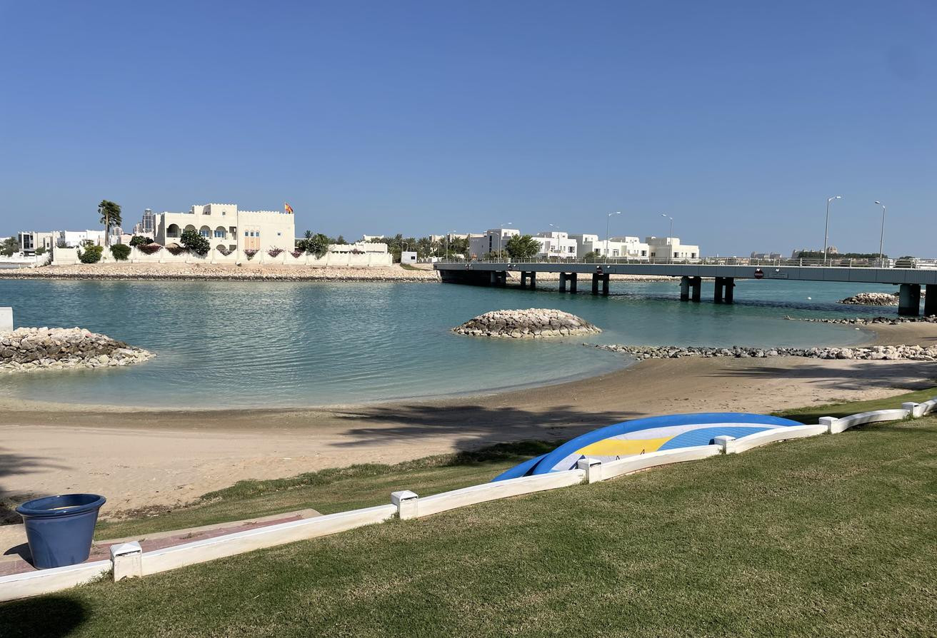 Luxurious 4BR Villa With Private Beach - Villa in West Bay Lagoon