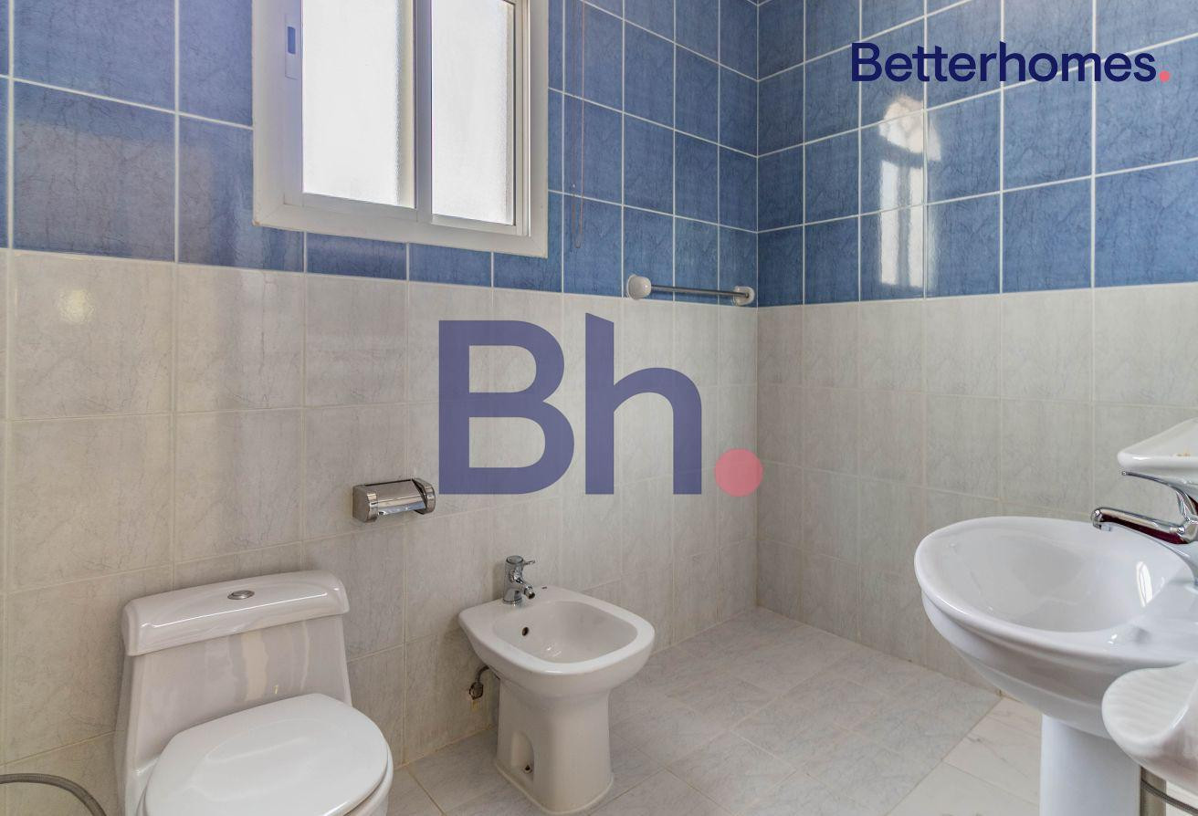 PRIME AIN KHALID LOCATION | 4-BEDROOM VILLA - Villa in Ain Khaled