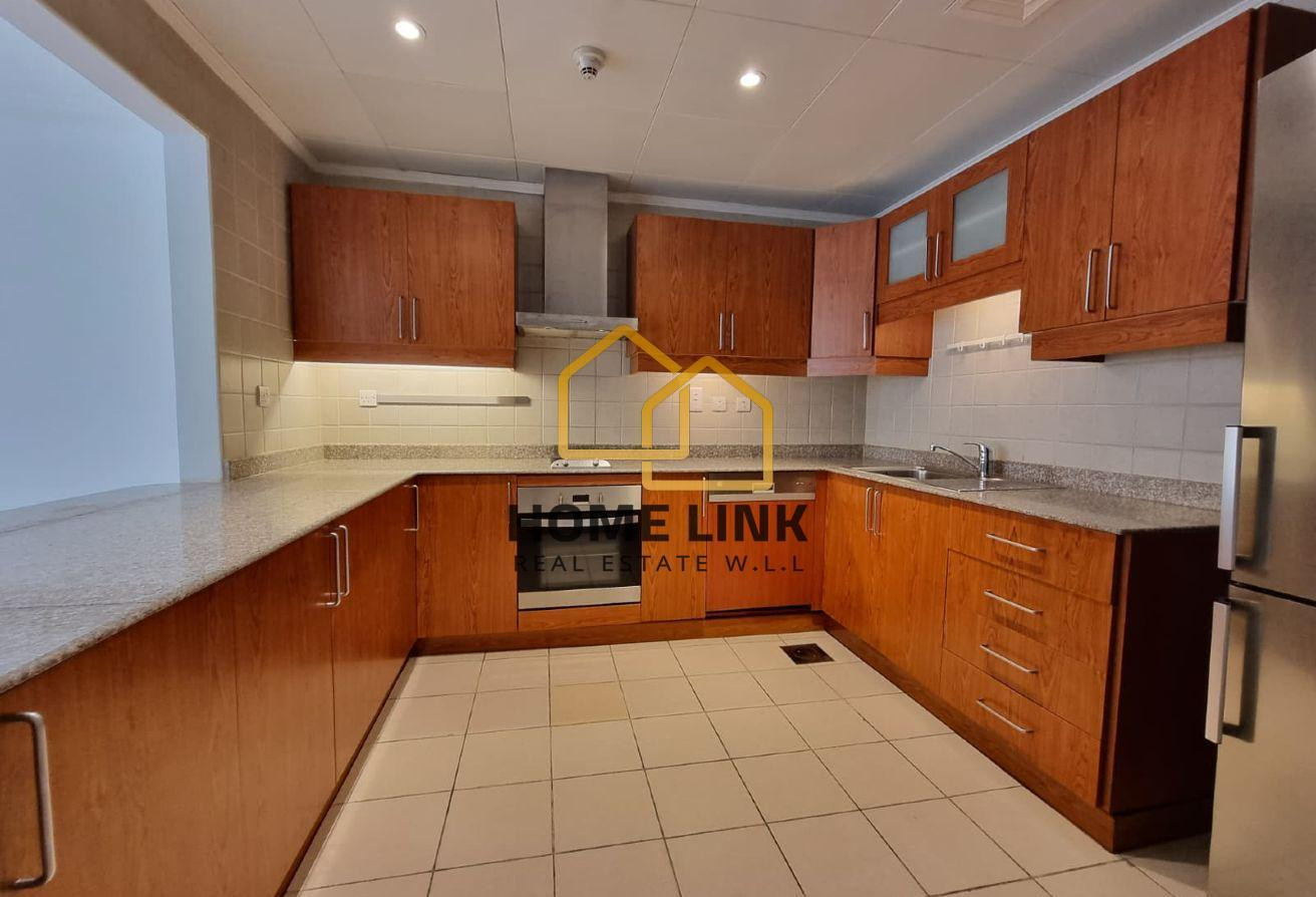 SPACIOUS AND COZY 1 BEDROOM SF APT IN THE PEARL - Apartment in East Porto Drive