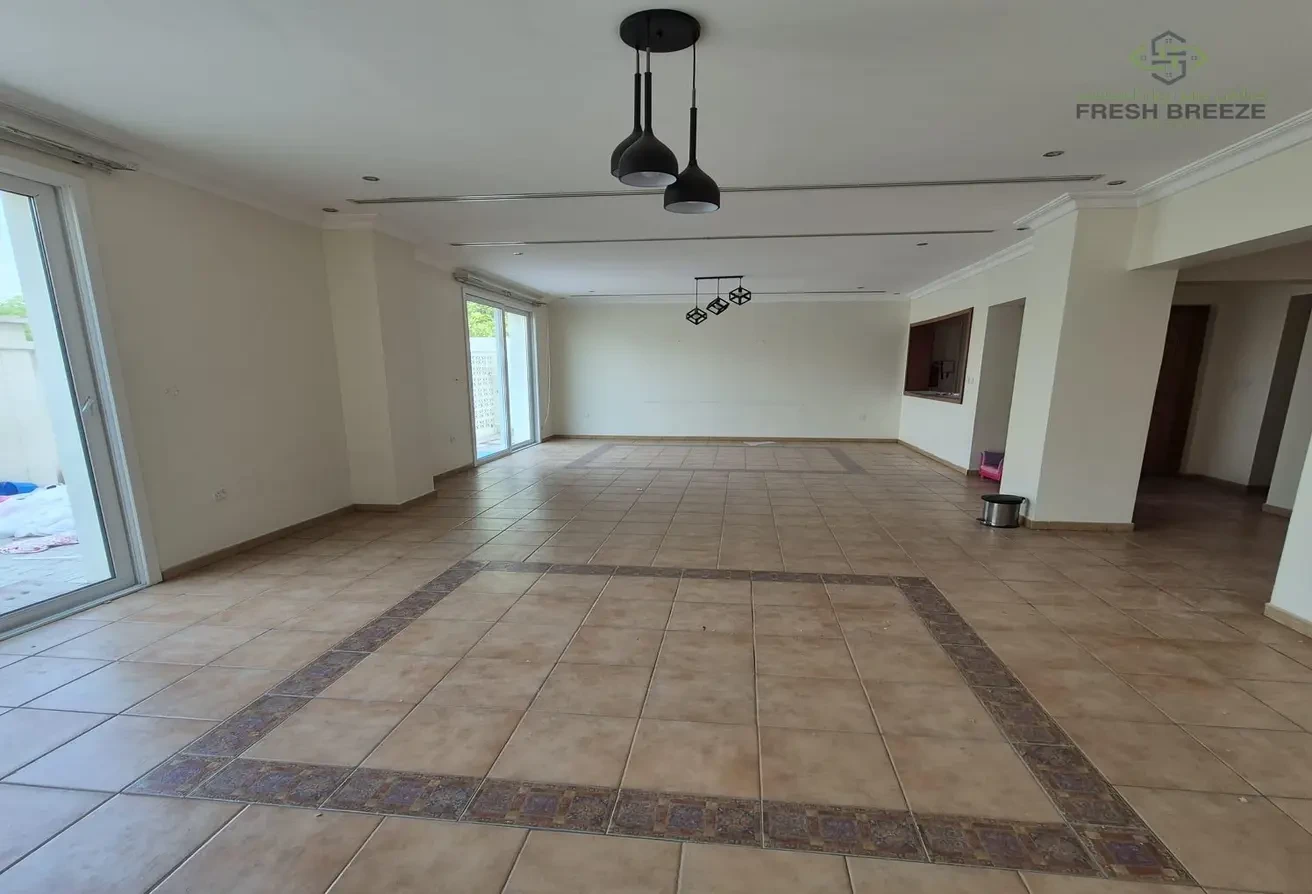 Semi-Furnished 3BDR Compound Villa In Al-Nasir. - Villa in Al Nasr Street