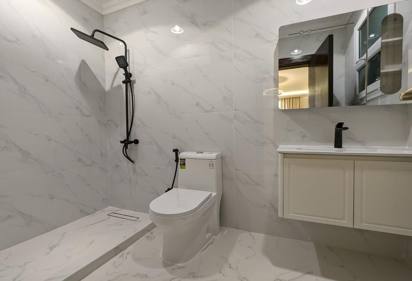 Luxury Spacious| 2 BHK With Furnished For Family
