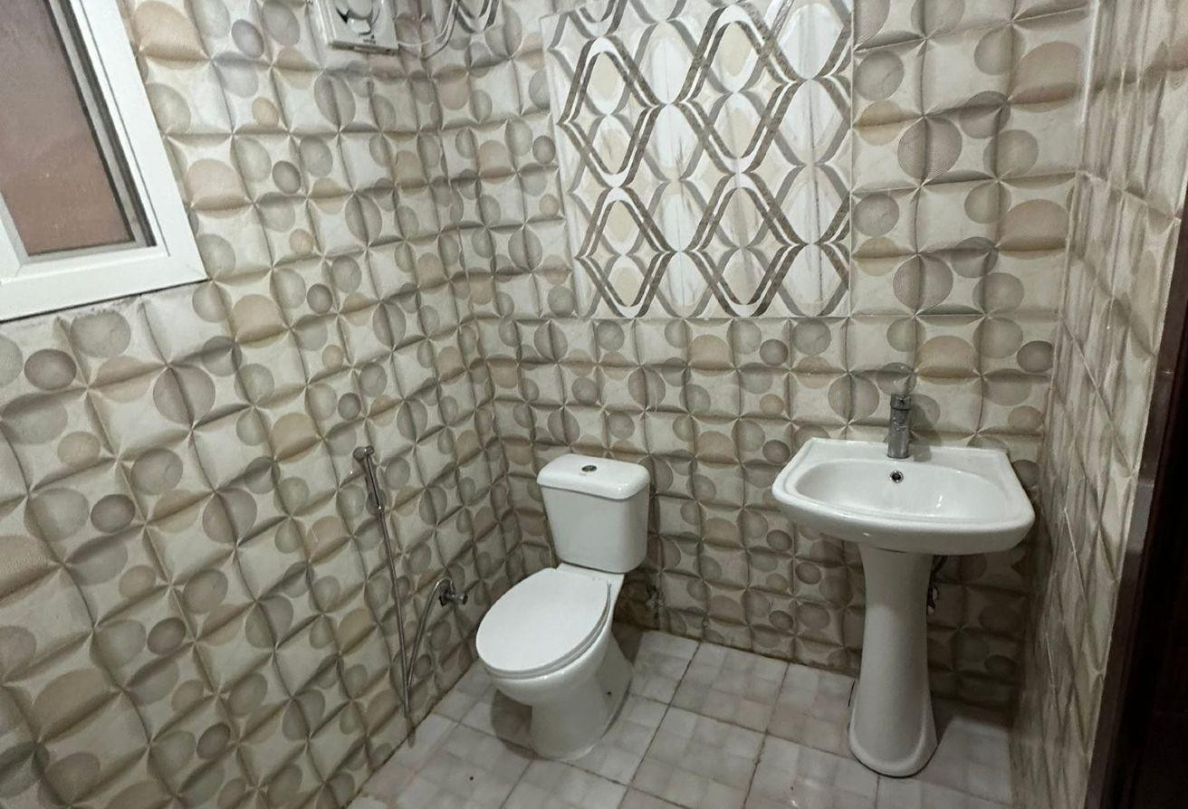 Moaither South, room with a kitchen and a comprehe - Apartment in Doha