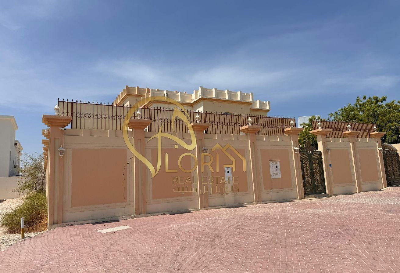 Elegant Family Villa in Prime Onaiza Location|4.9M - Villa in Onaiza Street