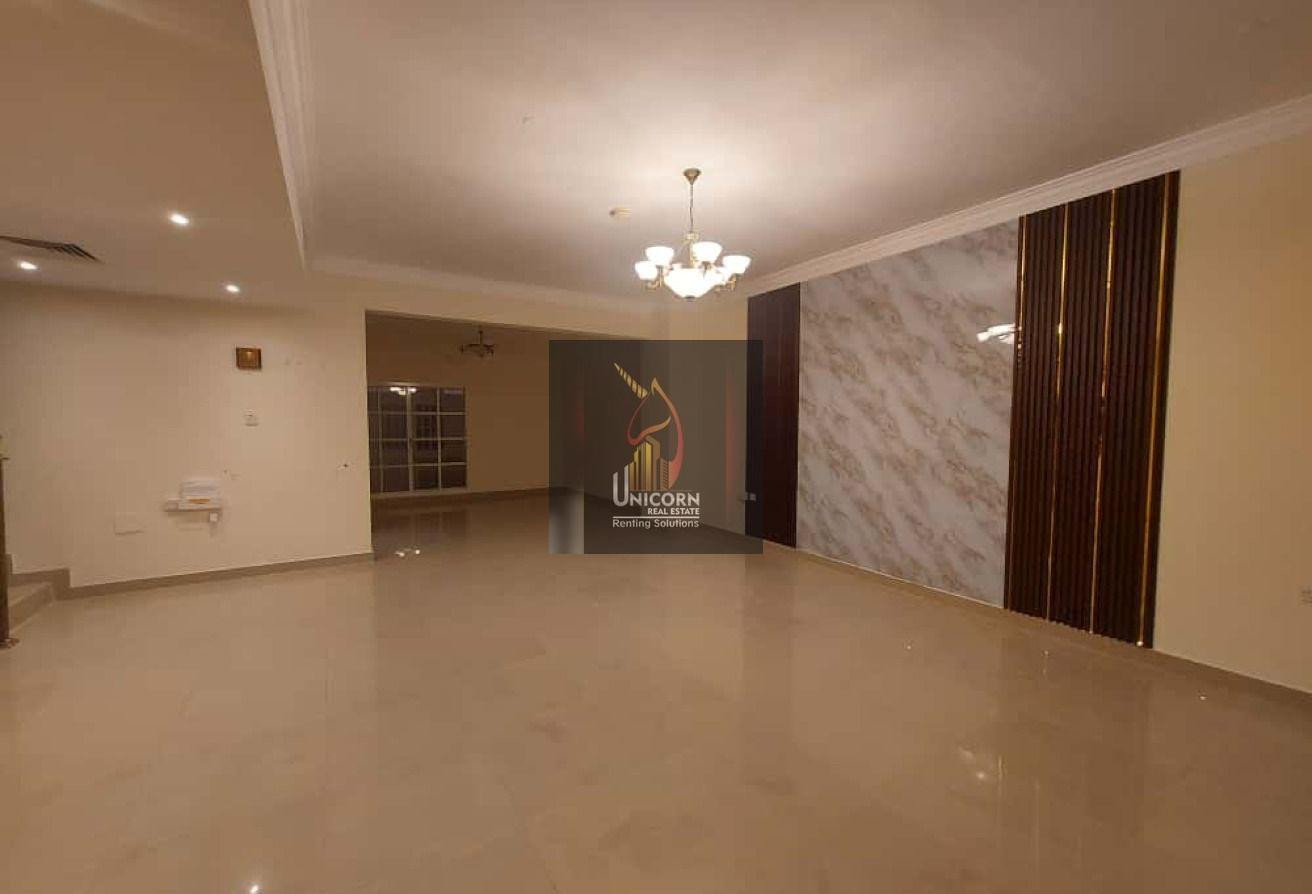 NO COMMISSION | Well-Kept 4-Bedroom + Maids | UF - Compound Villa in Ain Khaled