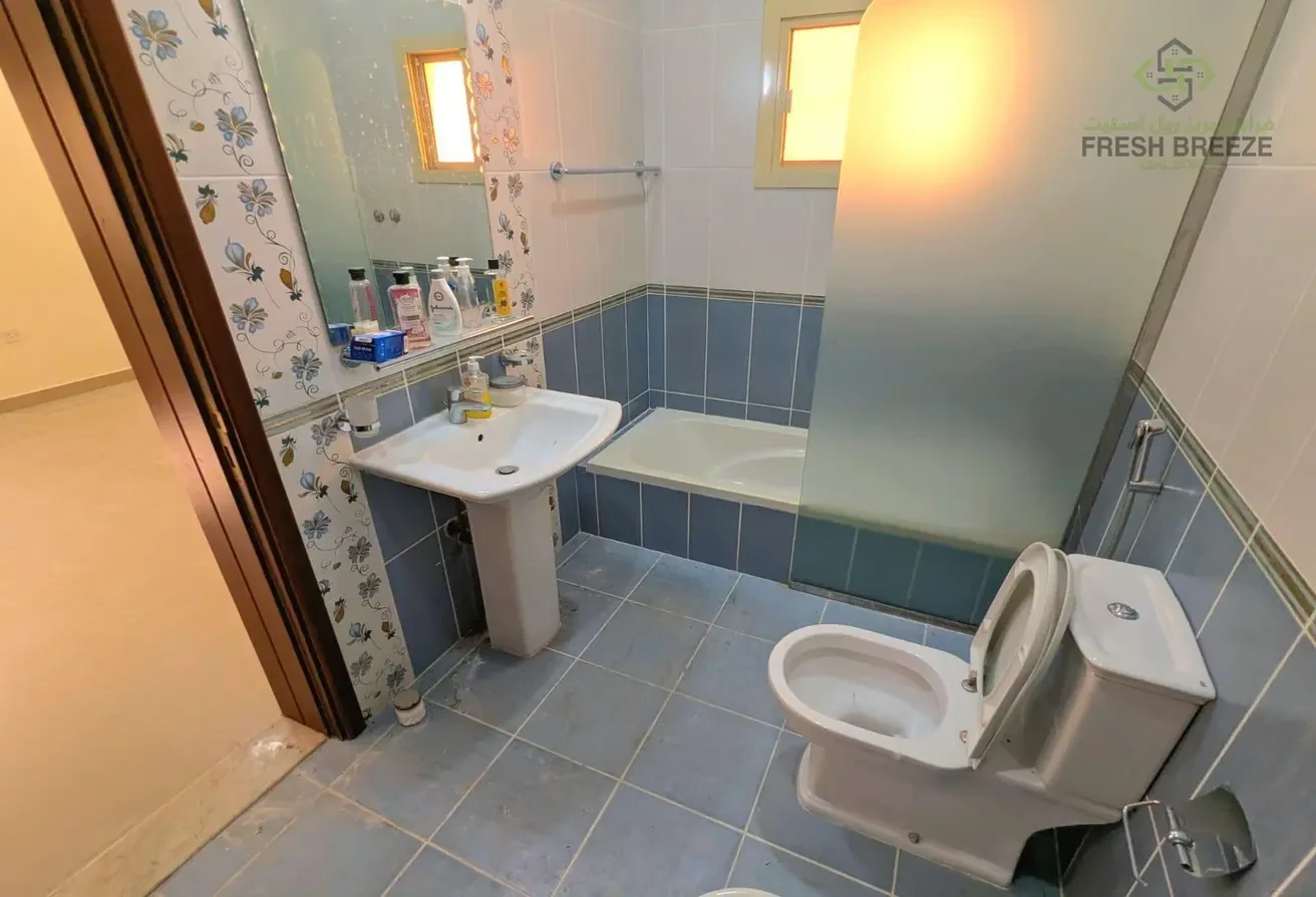 Stand Alone Villa | 5BHK | Only For Family - Villa in Tadmur Street