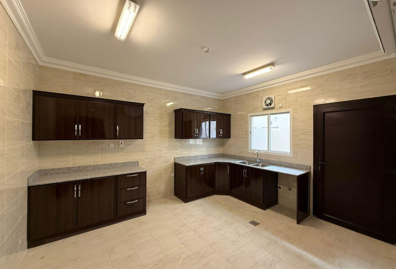 Luxury 6 bedroom villa Ideal choice for VIP - Apartment in Al Kheesa