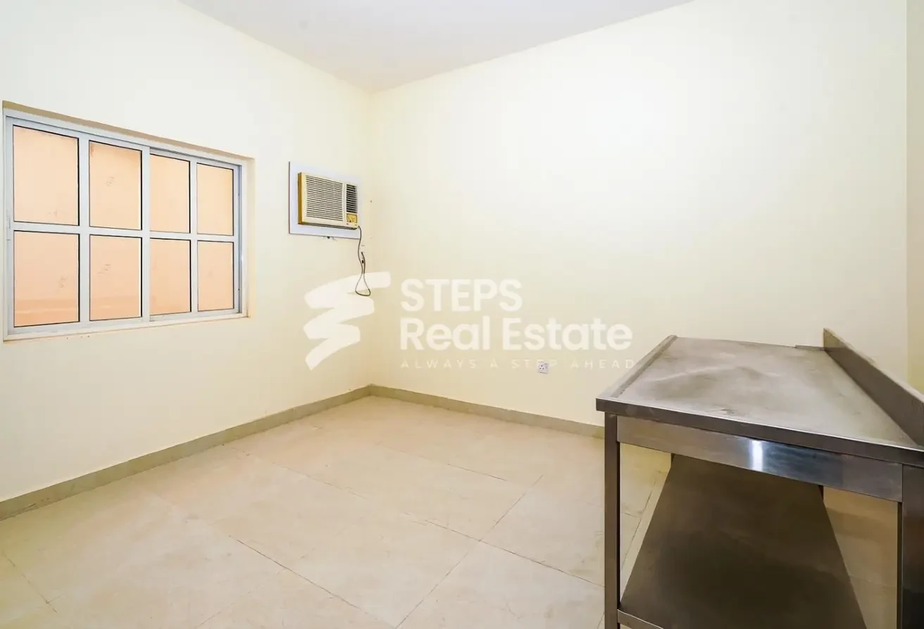 10 Labor Rooms with All Bills Included for Rent - Labor Camp in East Industrial Street