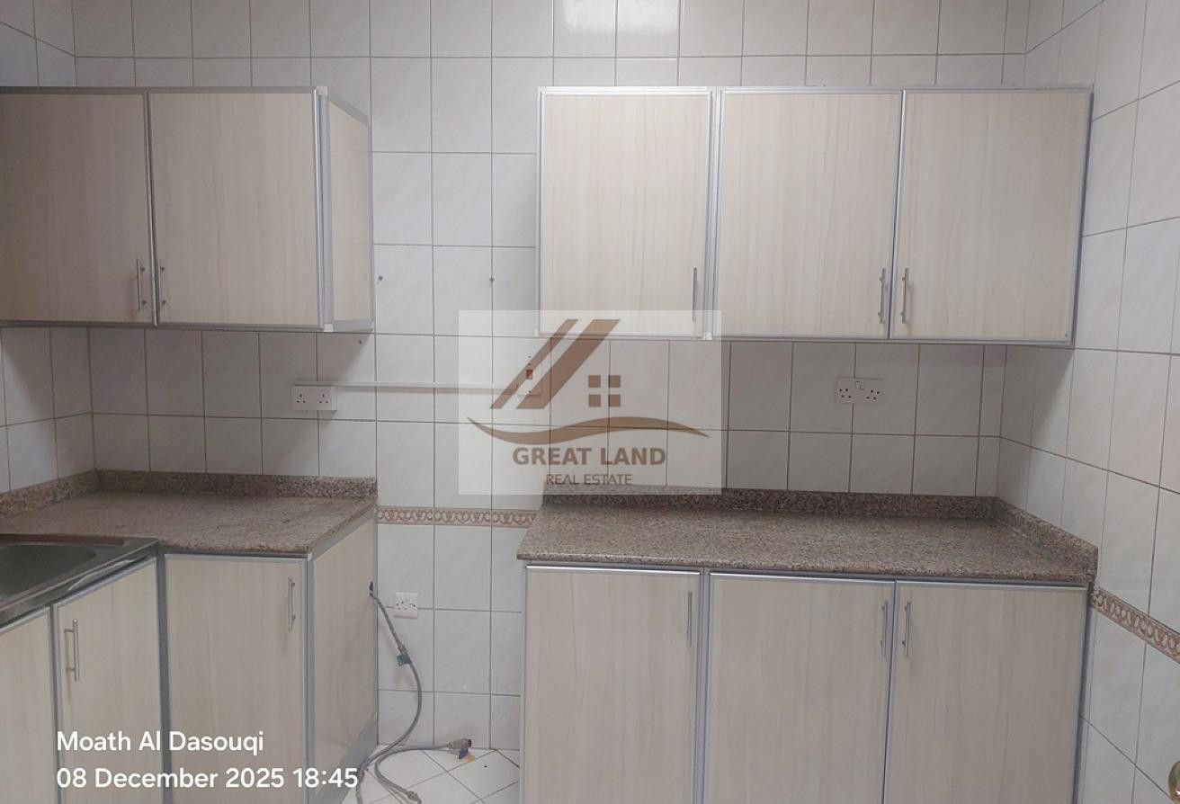 Huge 3BHK Flat For Rent In Old Airport Area - Apartment in Oqba Bin Nafie Street