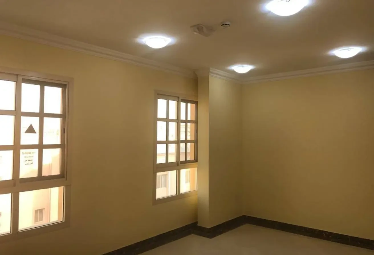 Unfurnished 3 bedroom Apartments for rent in doha - Apartment in Al Muntazah Street