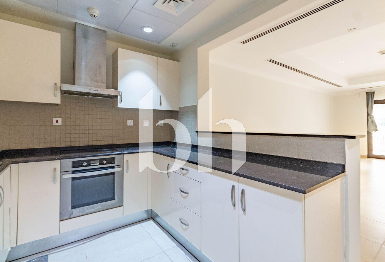 MODERN | STUDIO | SEMI FURNISHED | PRIME LOCATION - Studio Apartment in West Bay Towers