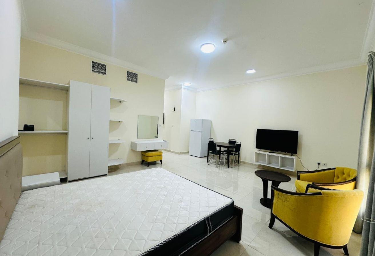 Luxury All-Inclusive Studio Close to Metro - Studio Apartment in Al Sadd Tourist Apartments