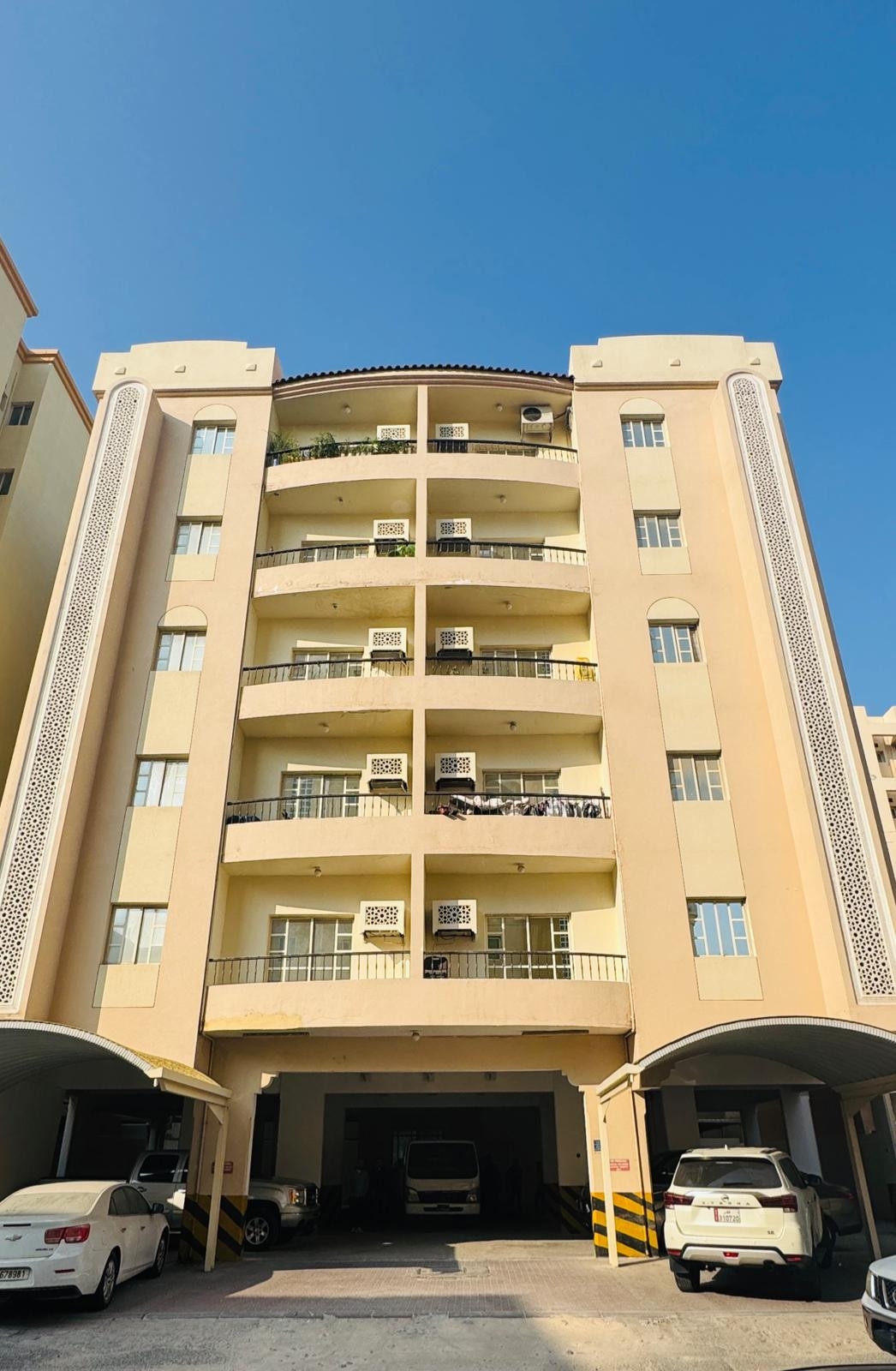 FULLY FURNISHED 2 BHK AVAILABLE FOR FAMILIES IN MUMTASSA