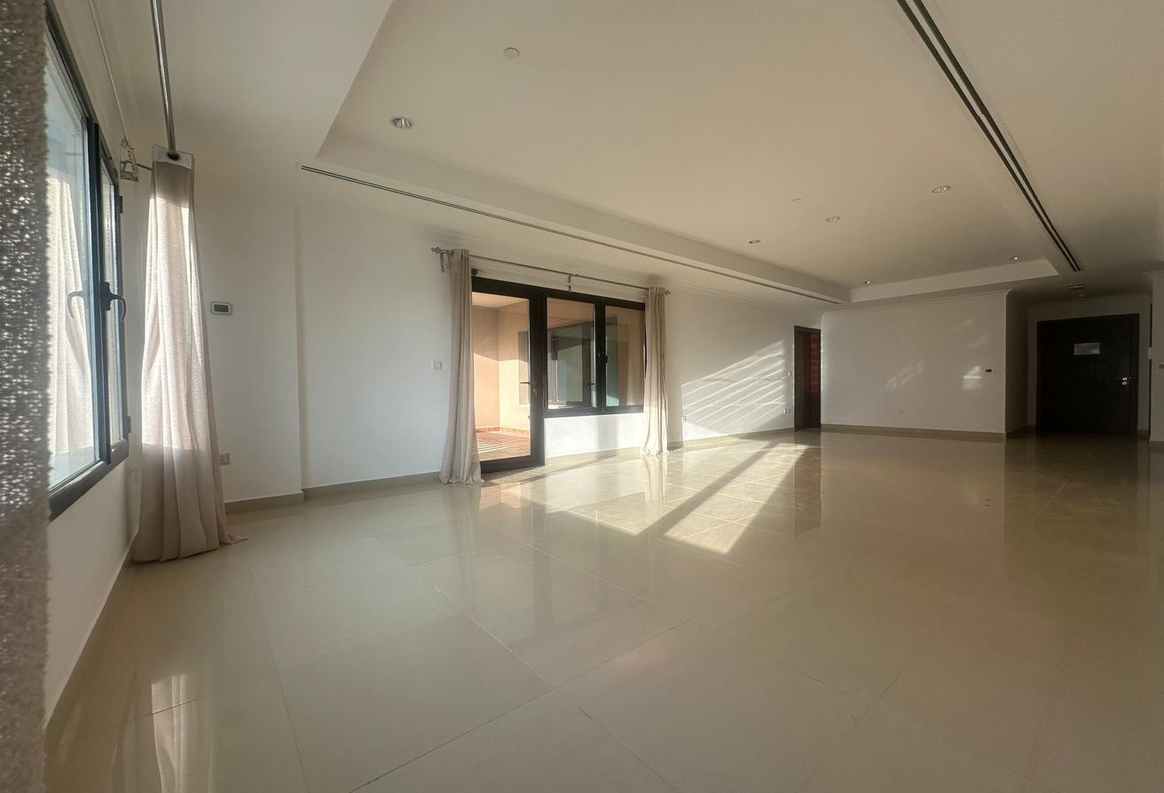 Sunlit 1 BHK + Small Room in Porto| The Pearl - Apartment in West Porto Drive