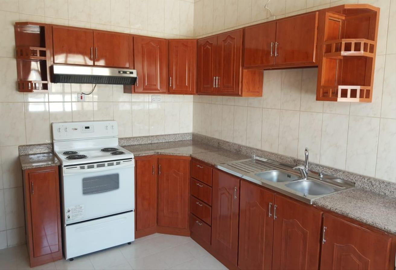 Luxury 3 BHK + Maid Room! No Comsn ! - Compound Villa in Al Duhail