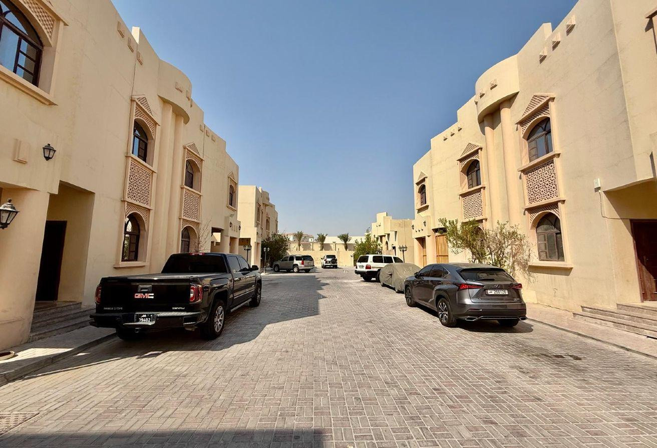 SPACIOUS COMPOUND VILLA | 5BEDROOMS + MAIDS - Villa in Al Sakhama