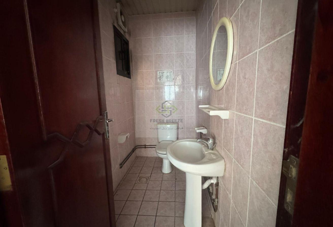 SPACIOUS OFFICE IN PRIME LOCATION IN MUSHERIB - Office Spaces in Musheireb