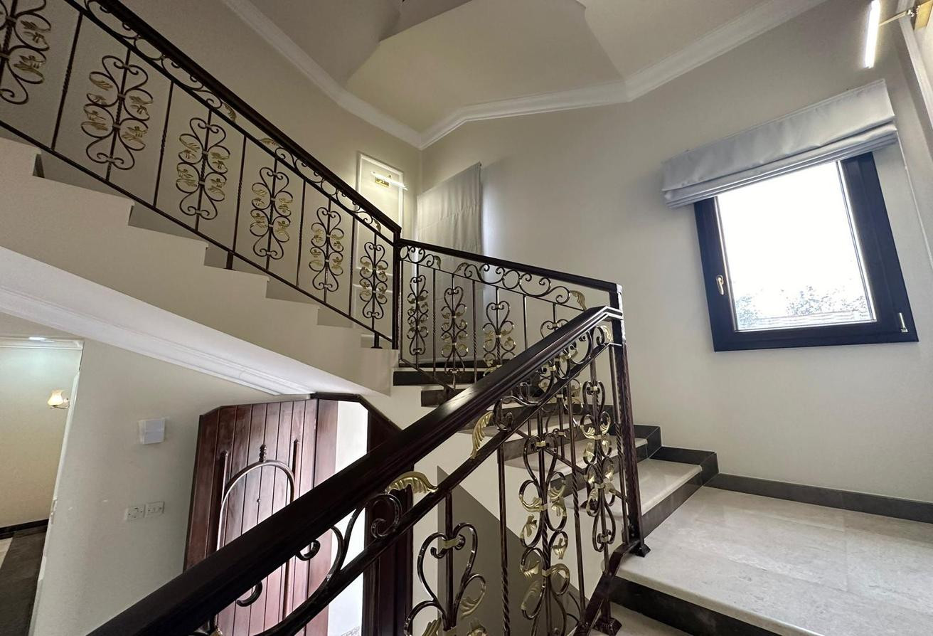 SPACIOUS 6-BEDROOM VILLA | IDEAL FOR FAMILIES - Villa in Al Shatt Street