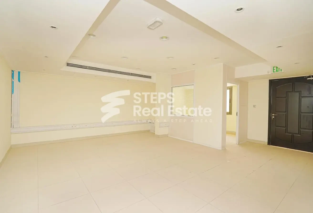 Standalone Commercial Villa | Office with Elevator - Villa in D Ring