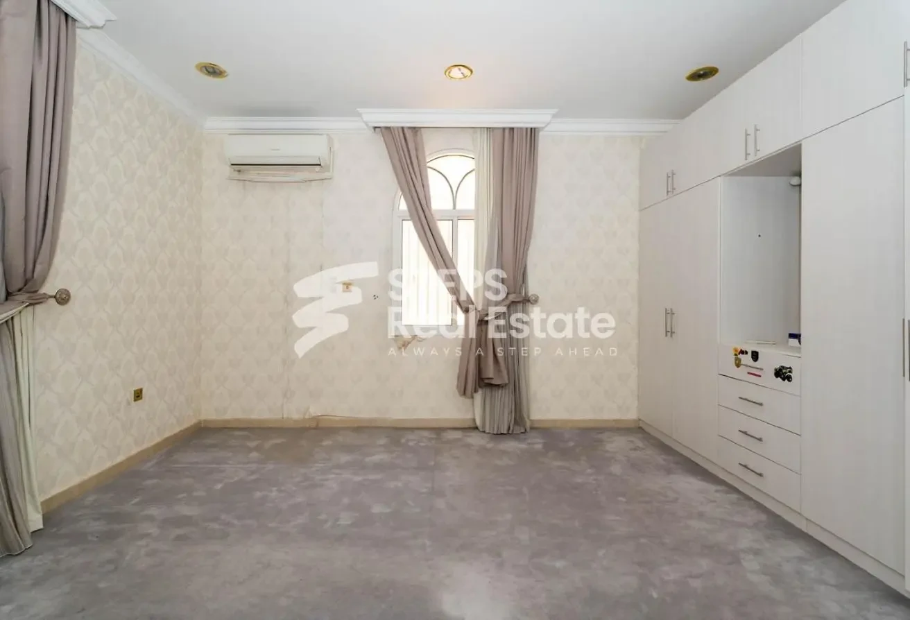 Villa with Maids Room and Ample Living Space - Villa in Al Kharaitiyat